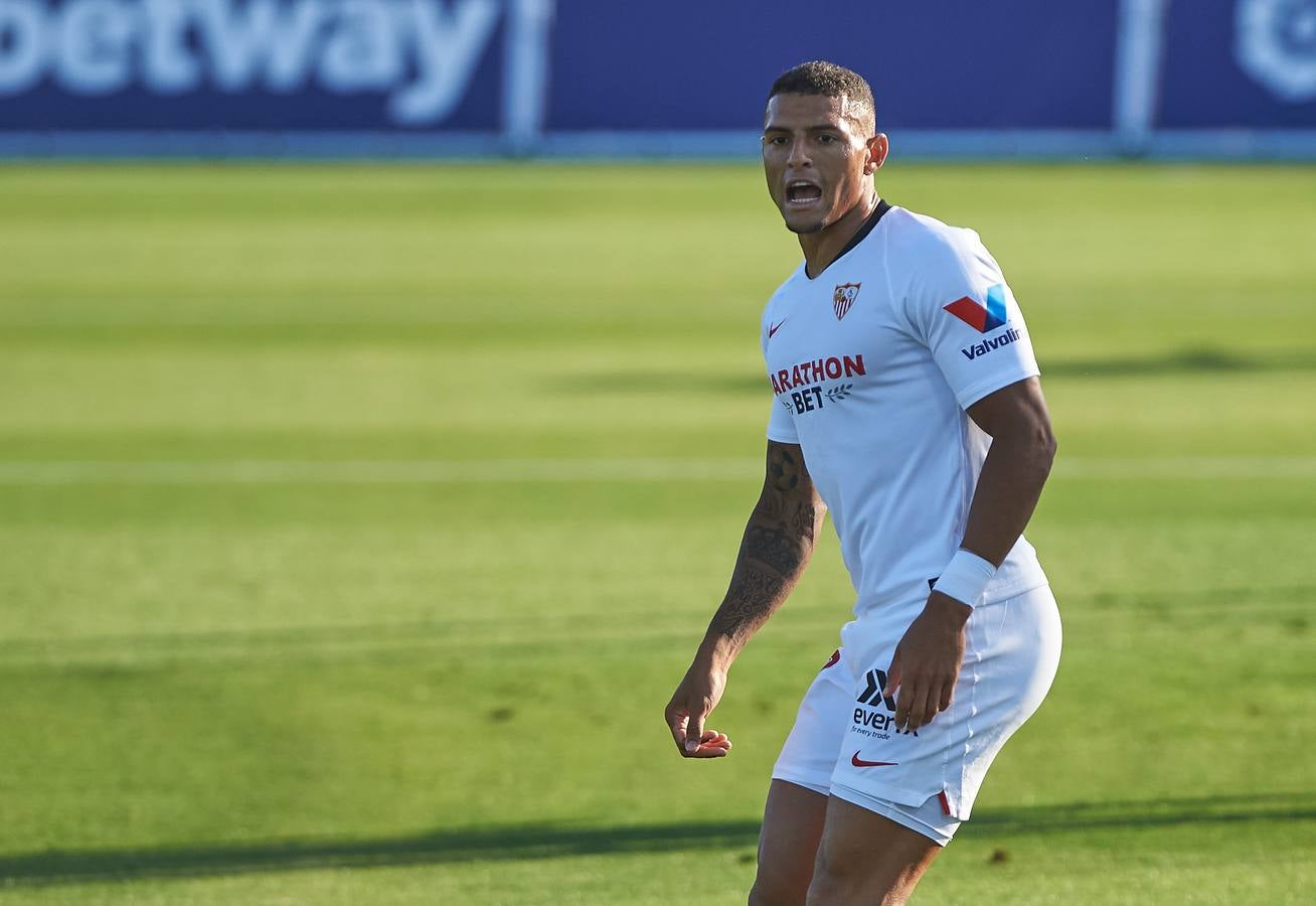 El partido Levante-Sevilla, en imágenes