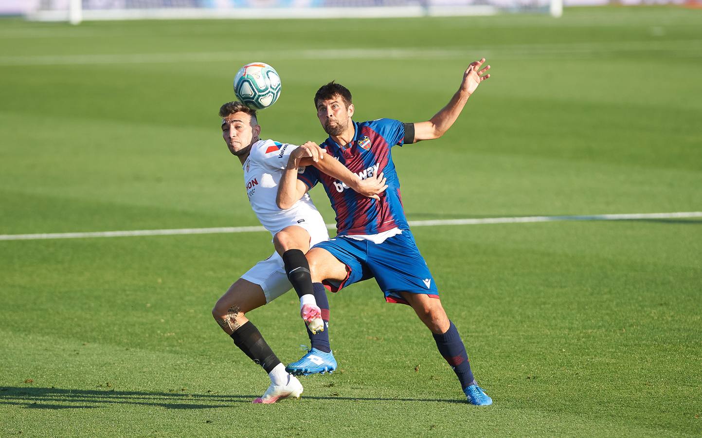 El partido Levante-Sevilla, en imágenes