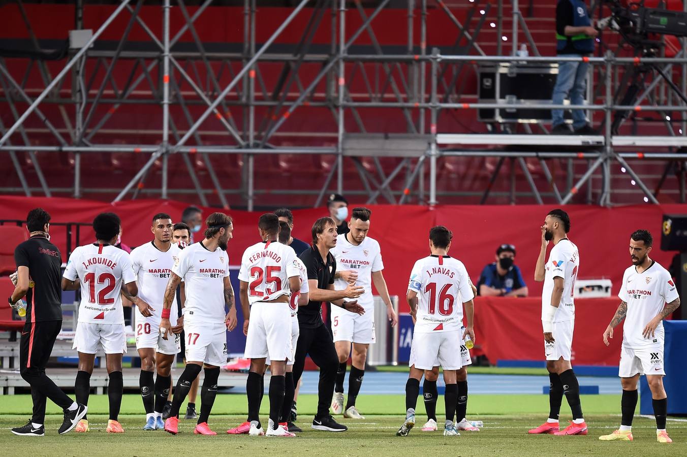 El partido Levante-Sevilla, en imágenes