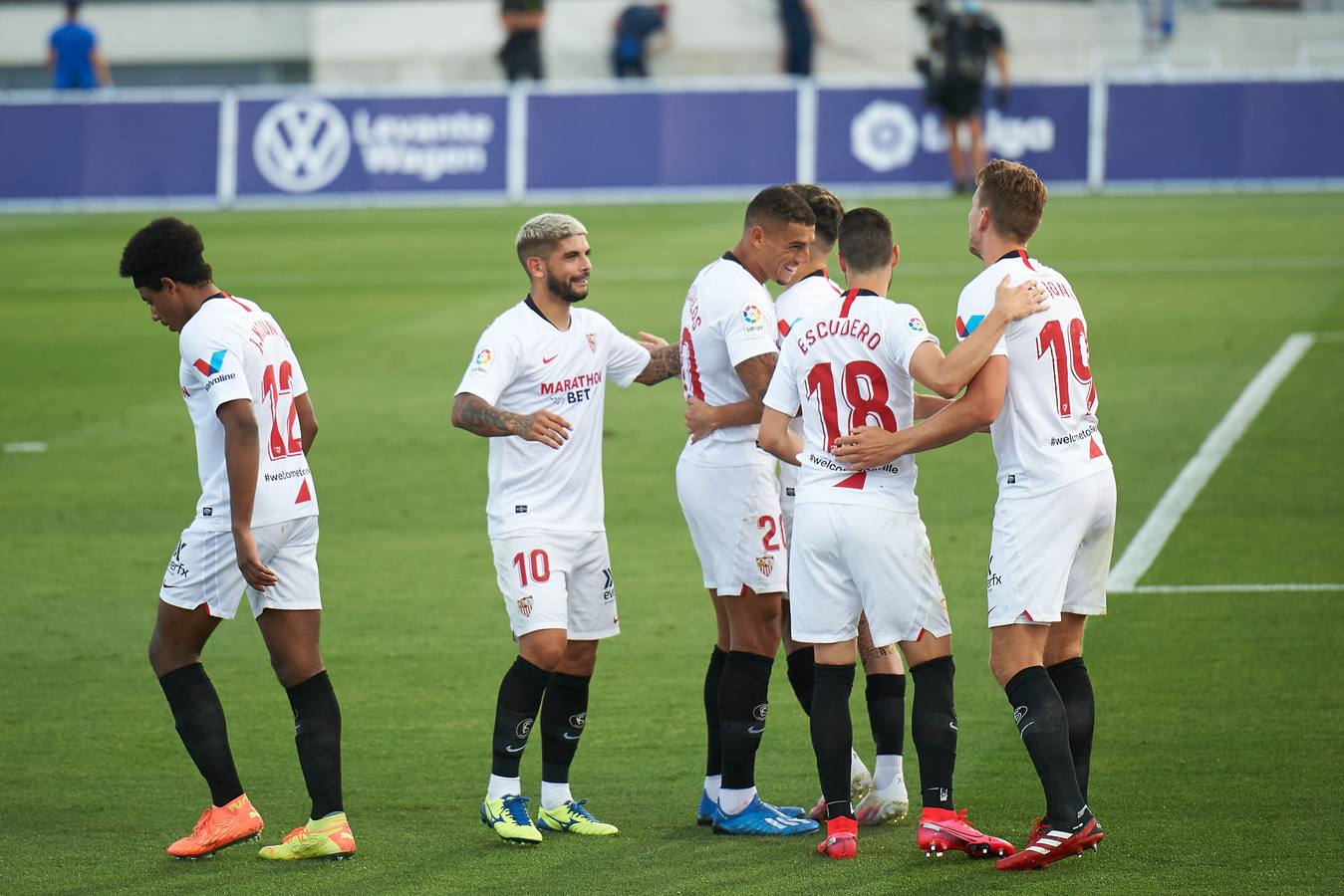 El partido Levante-Sevilla, en imágenes