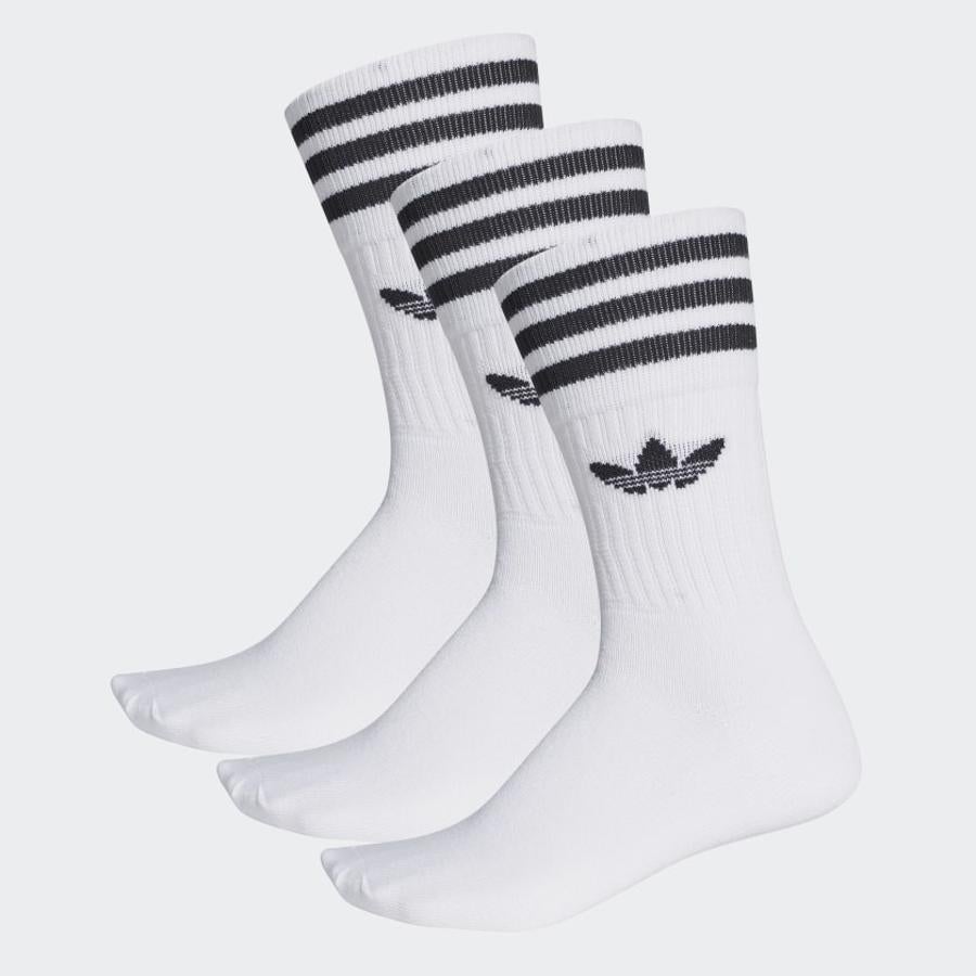 Elige tus calcetines blancos de deporte para ir a la última