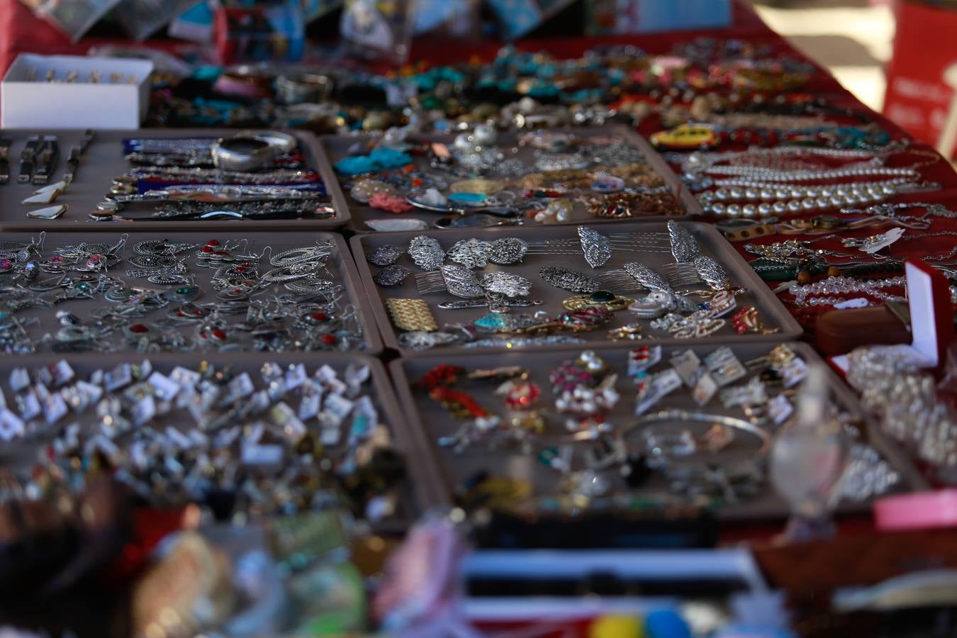 Reabre el mercadillo de Cerro Amate