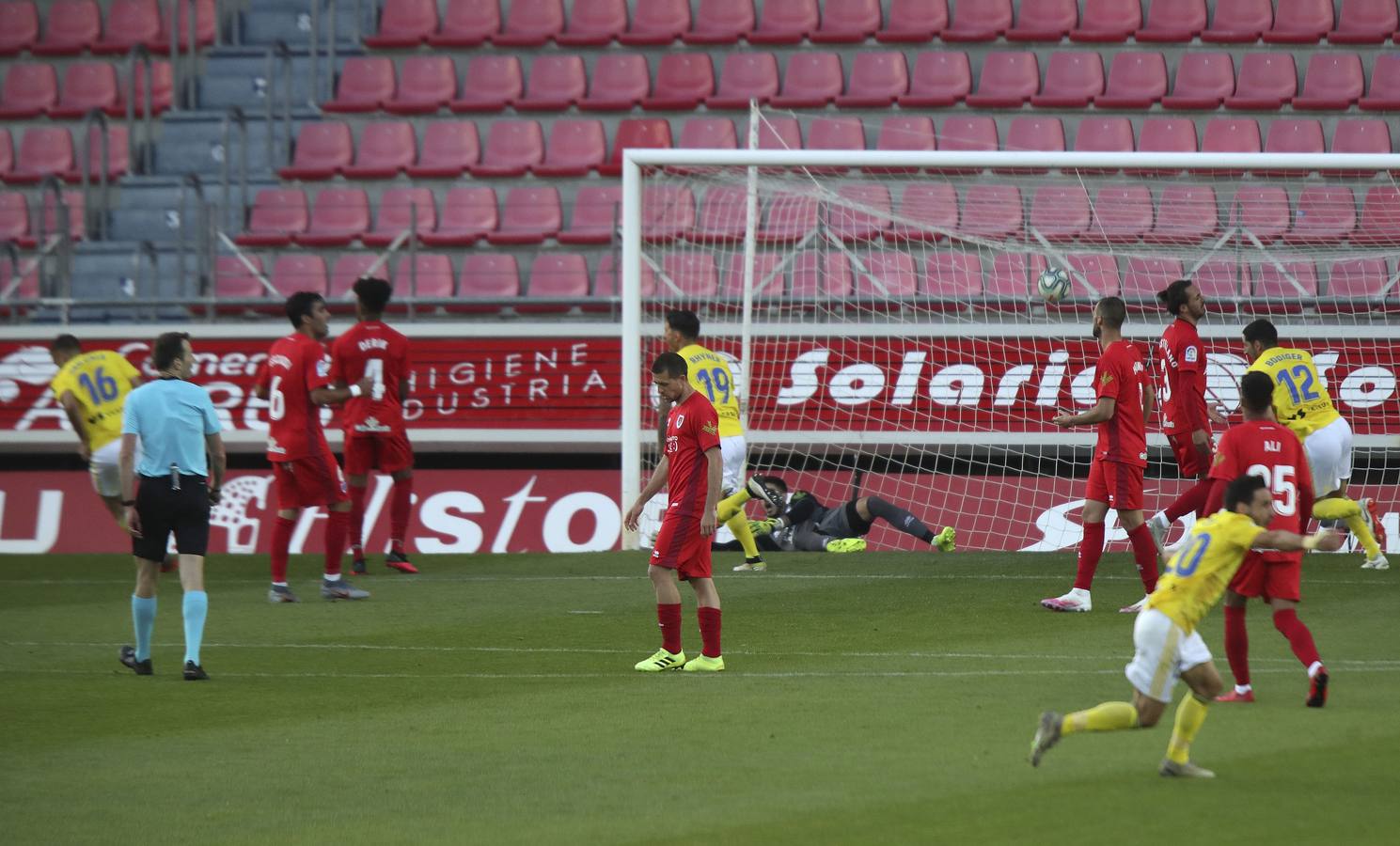 FOTOS: Numancia - Cádiz CF en Soria