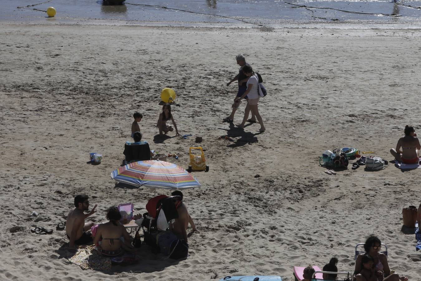 FOTOS: Las mascarillas, protagonistas de la cuenta atrás para la nueva normalidad en Cádiz