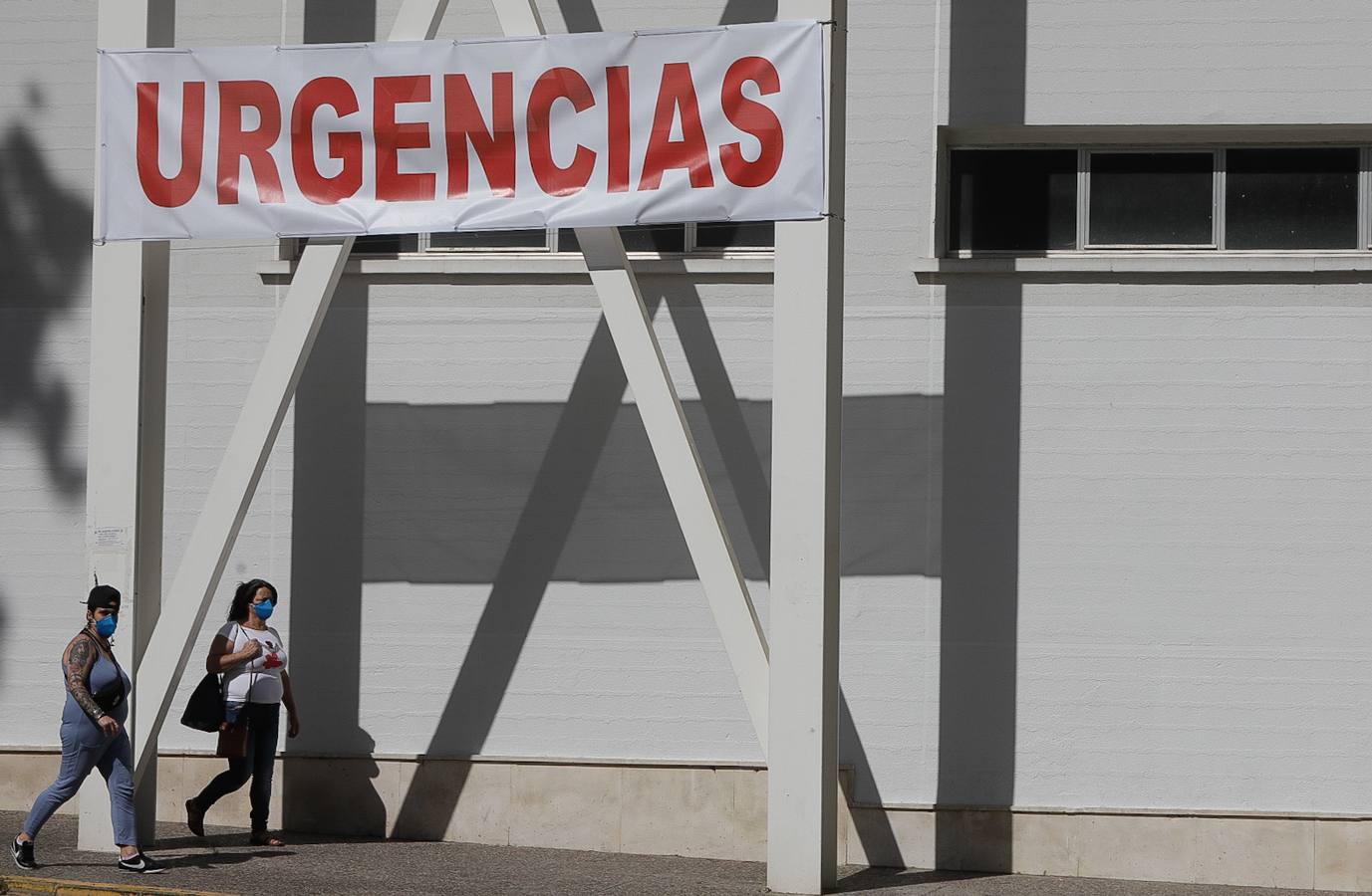 FOTOS: Las mascarillas, protagonistas de la cuenta atrás para la nueva normalidad en Cádiz