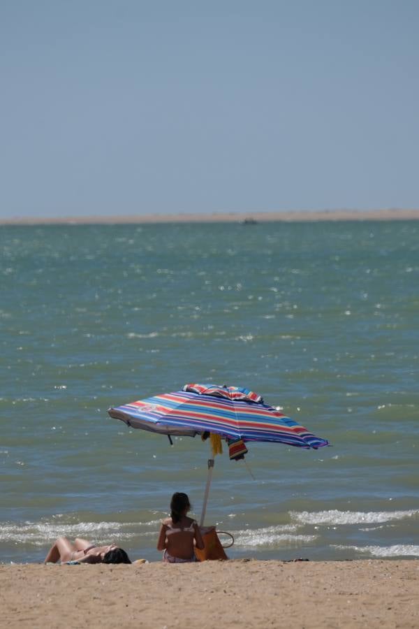 Tranquila jornada de playa en Sanlúcar de Barrameda