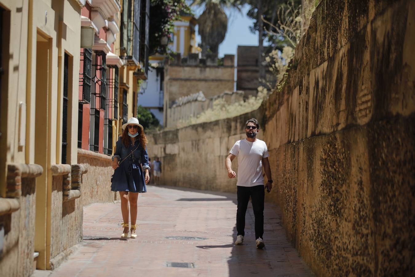 En imágenes, el calor marca la llegada de la «nueva normalidad» en Sevilla