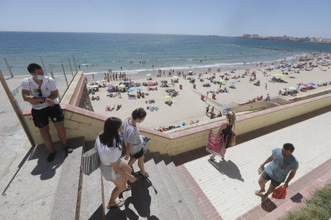 FOTOS: Cádiz presume de playas en el primer día de la &#039;nueva normalidad&#039;