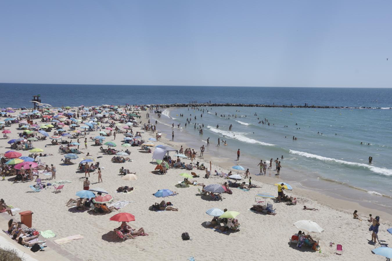 FOTOS: Cádiz presume de playas en el primer día de la &#039;nueva normalidad&#039;