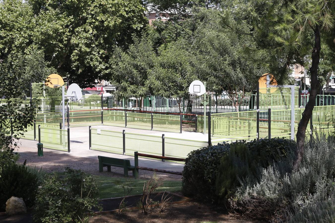 La reapertura de los parques infantiles y la Ciudad de los Niños de Córdoba, en imágenes