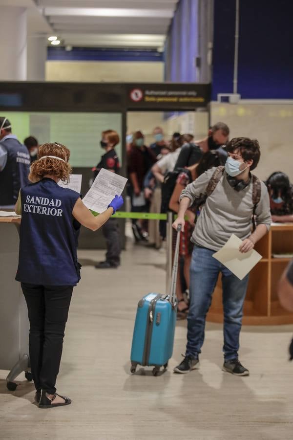 El aeropuerto de Sevilla regresa poco a poco a la normalidad con más actividad