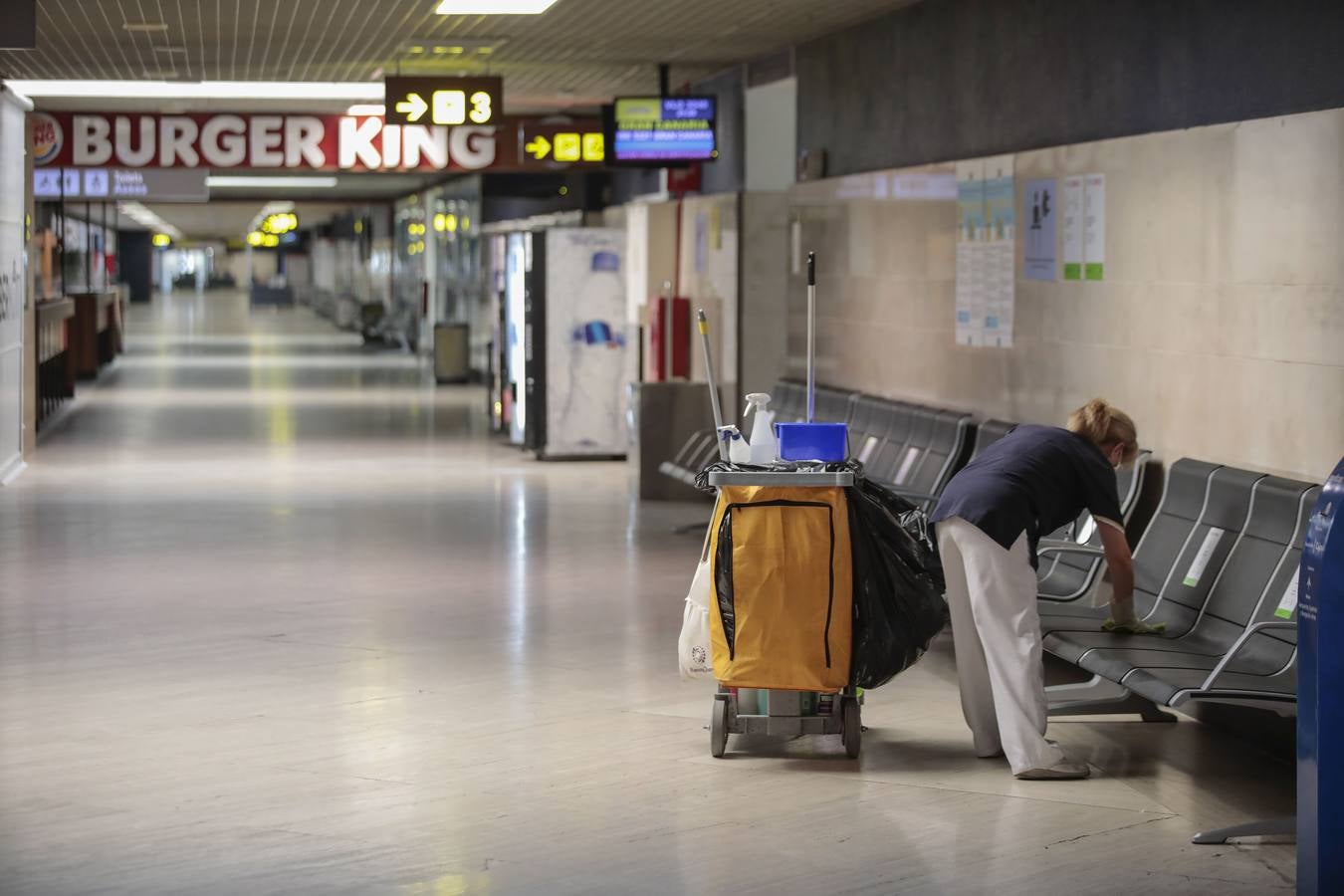 El aeropuerto de Sevilla regresa poco a poco a la normalidad con más actividad