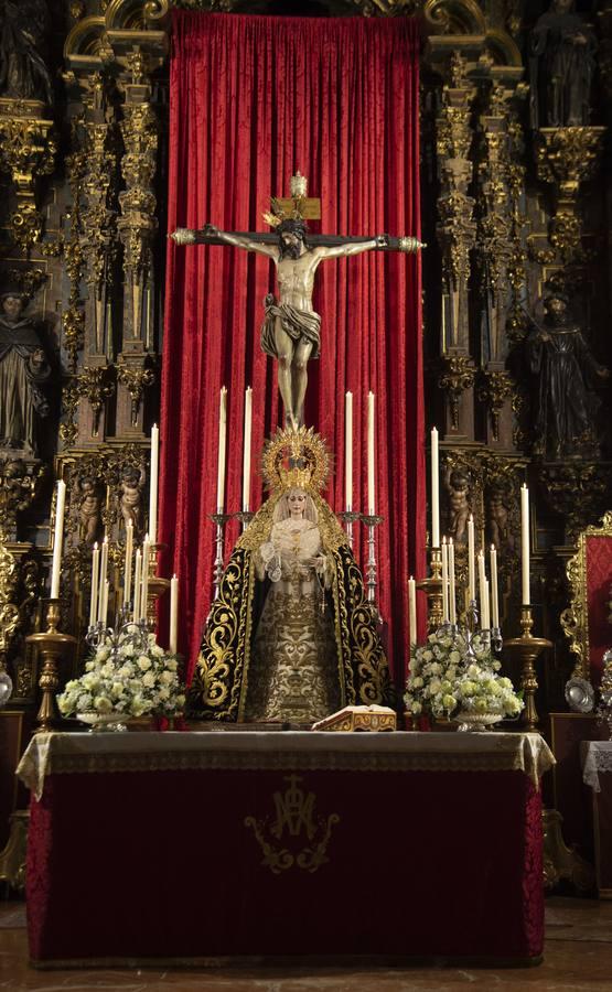 Los titulares del Buen Fin, en el altar mayor de San Antonio de Padua