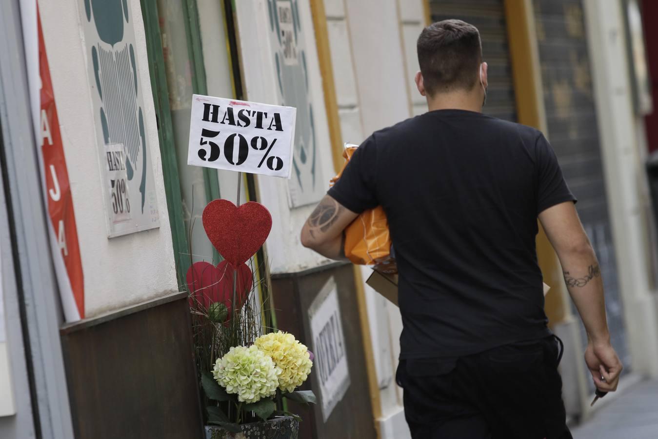 En imágenes: comienzan las rebajas en Sevilla