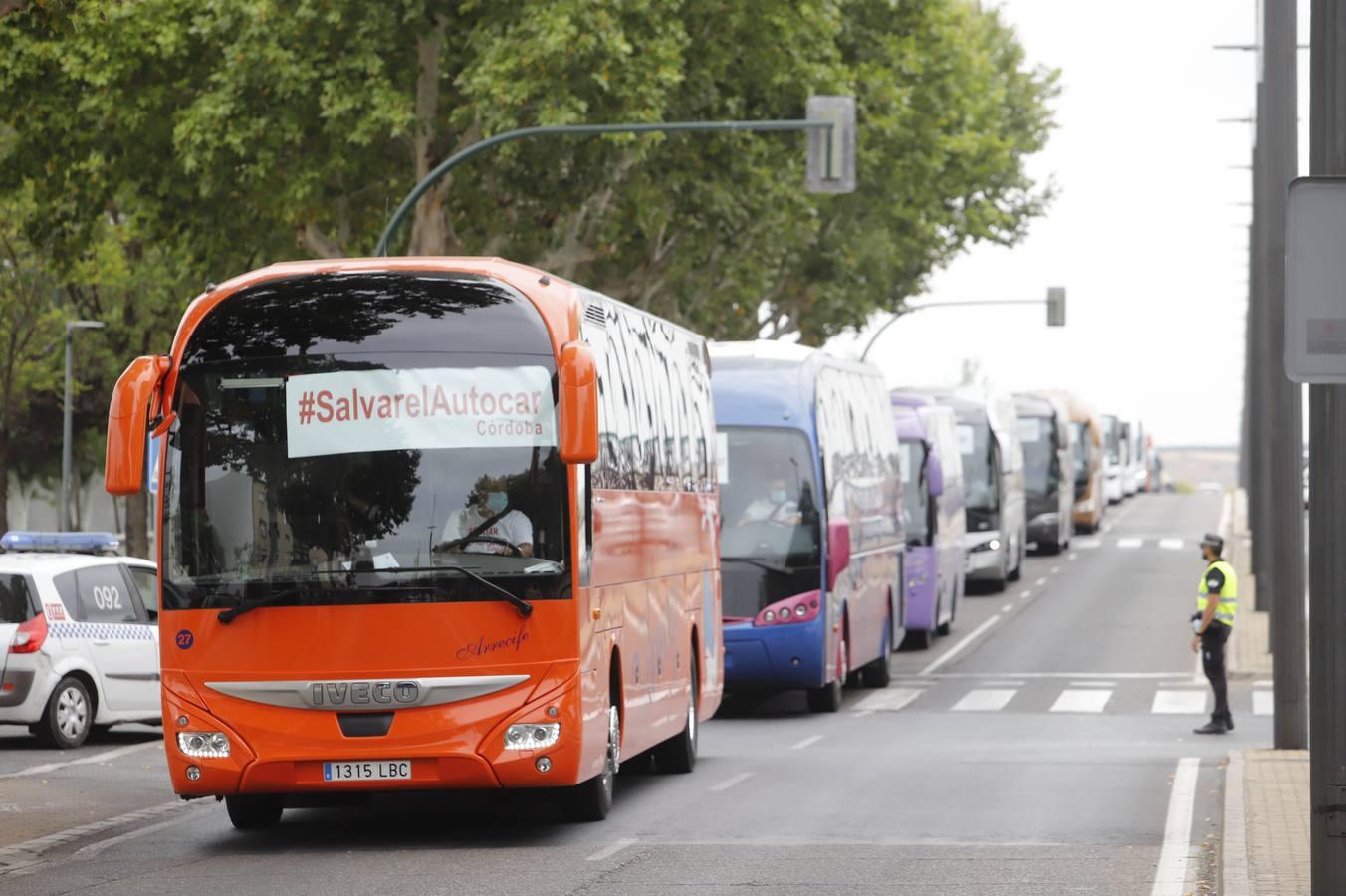 La protesta #Salvarelautocar de Córdoba en imágenes