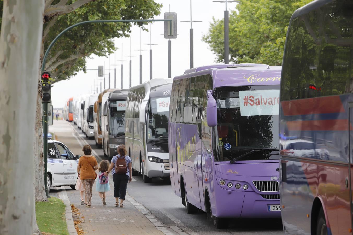 La protesta #Salvarelautocar de Córdoba en imágenes