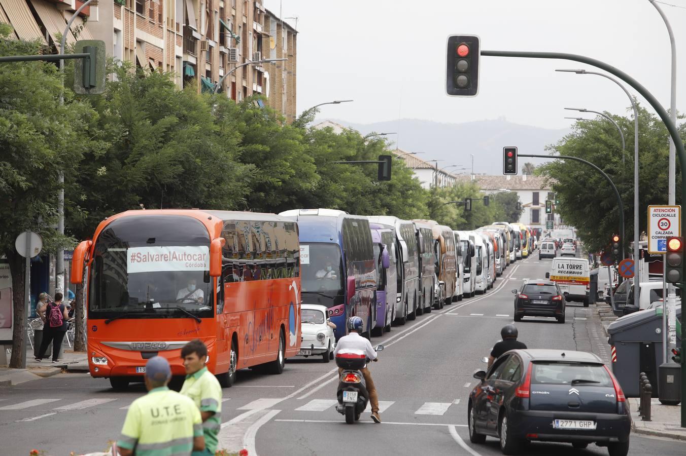 La protesta #Salvarelautocar de Córdoba en imágenes