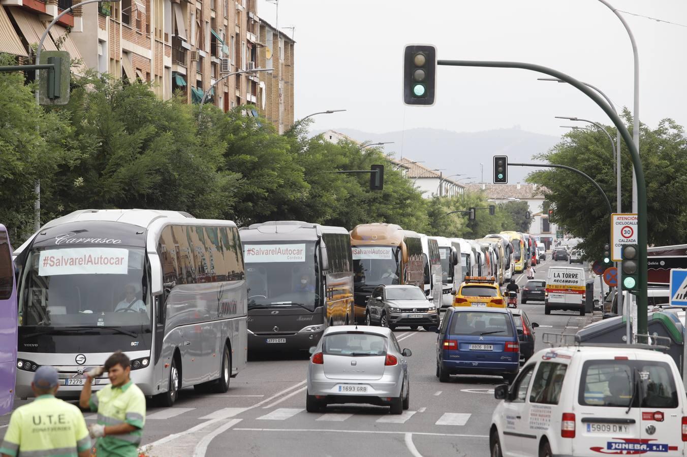 La protesta #Salvarelautocar de Córdoba en imágenes