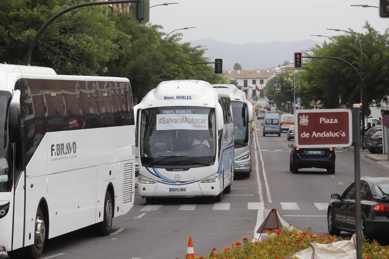 La protesta #Salvarelautocar de Córdoba en imágenes