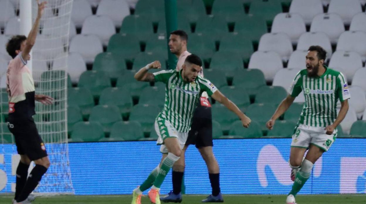 En imágenes, el Betis-Espanyol en el Villamarín