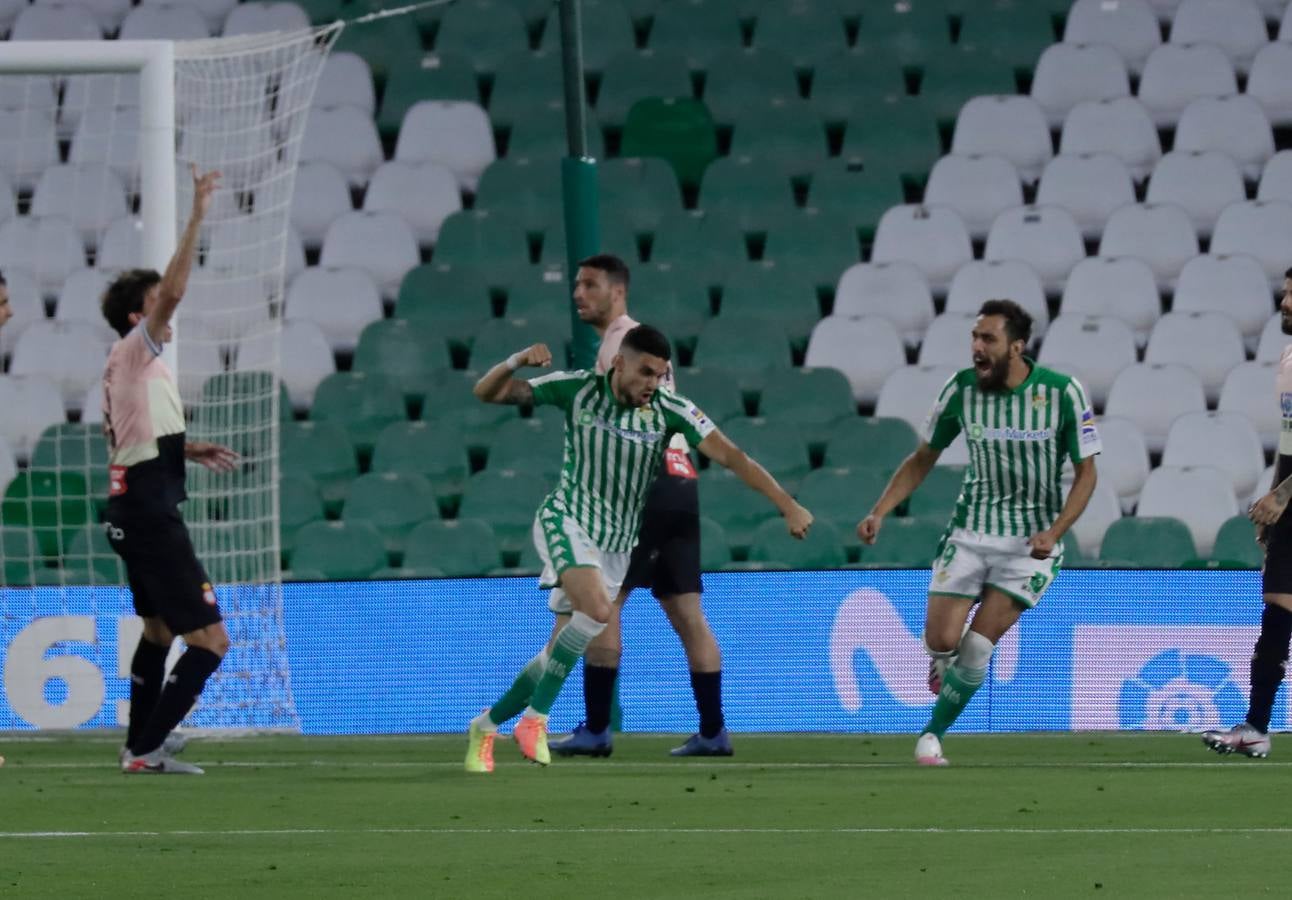 En imágenes, el Betis-Espanyol en el Villamarín