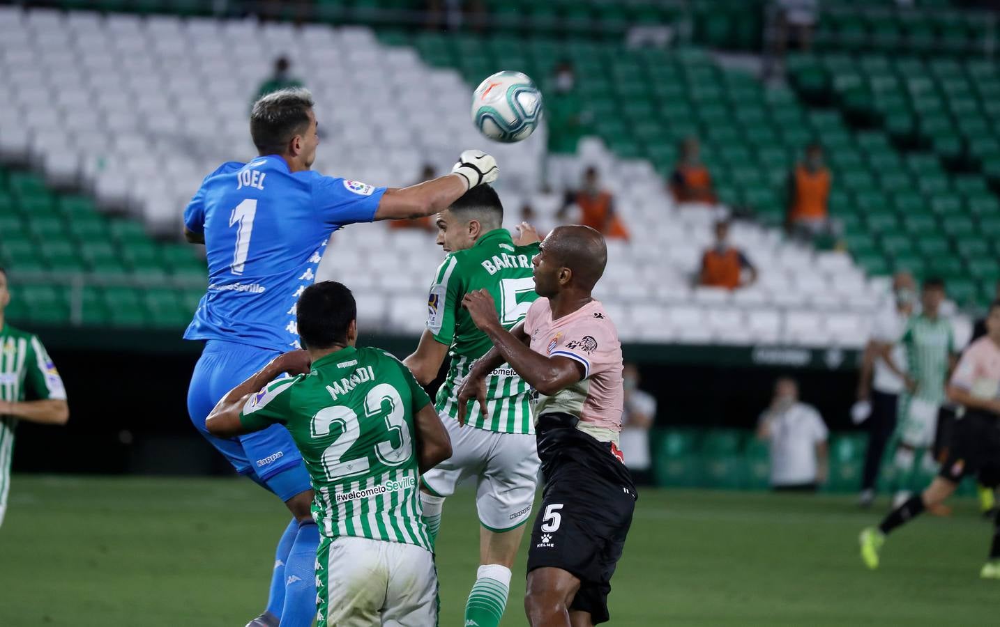 En imágenes, el Betis-Espanyol en el Villamarín