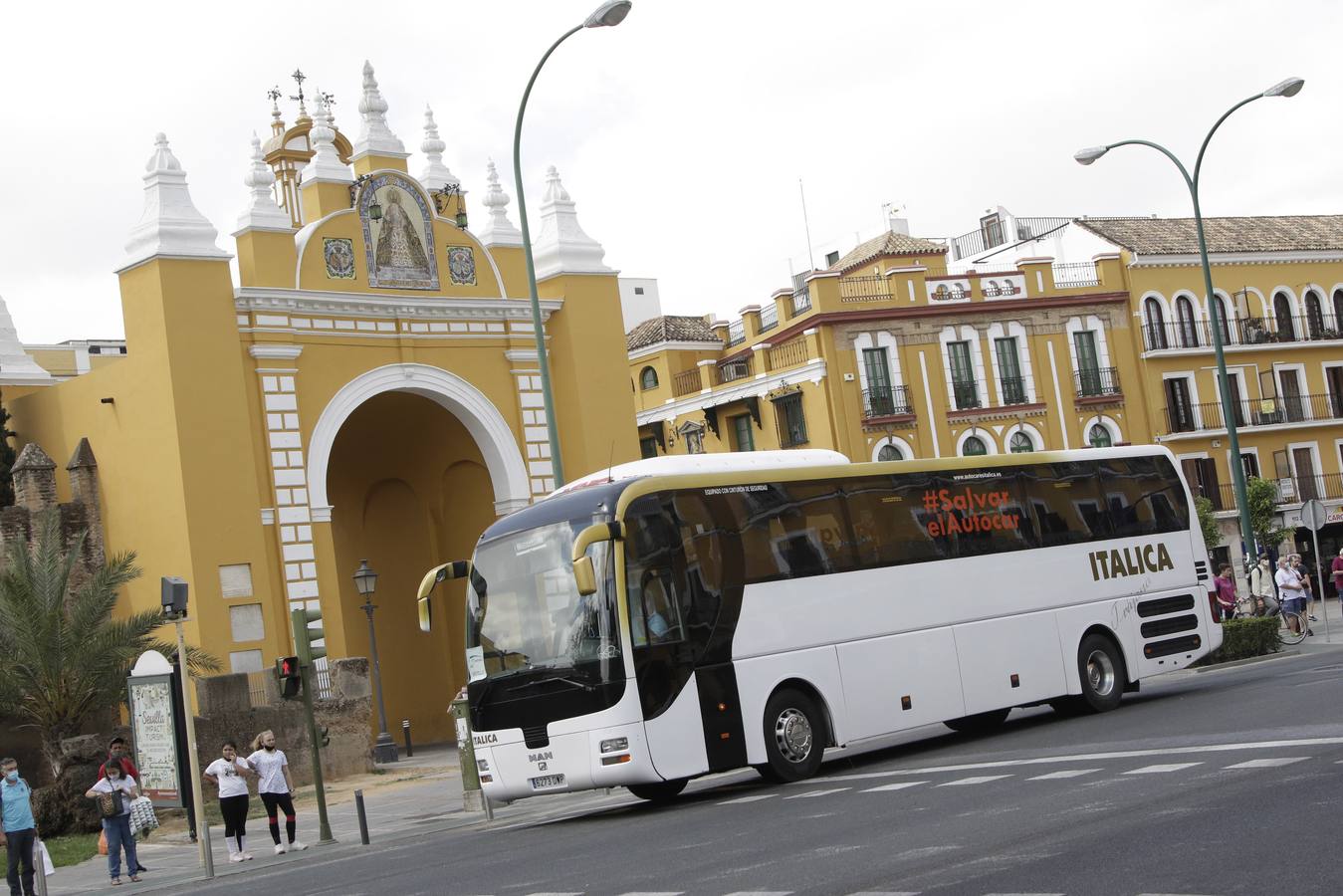 Nueva protesta del sector del autocar en Sevilla