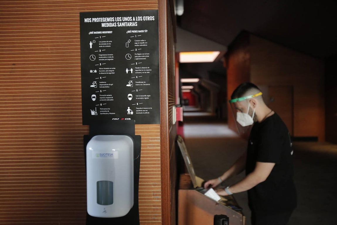 En imágenes, la reapertura de las salas de cine en Córdoba