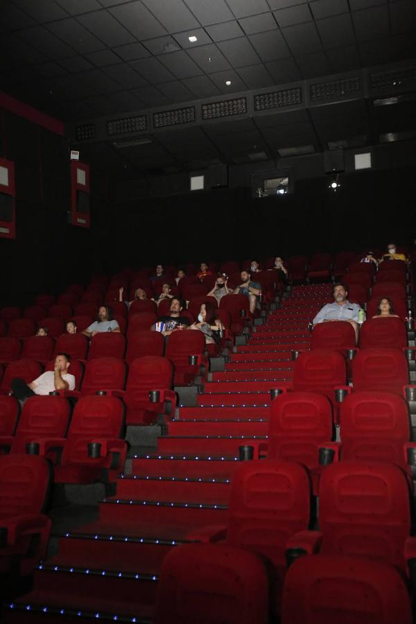 En imágenes, la reapertura de las salas de cine en Córdoba
