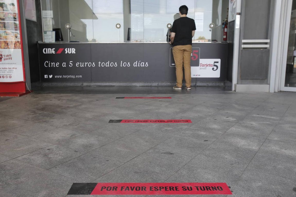 En imágenes, la reapertura de las salas de cine en Córdoba