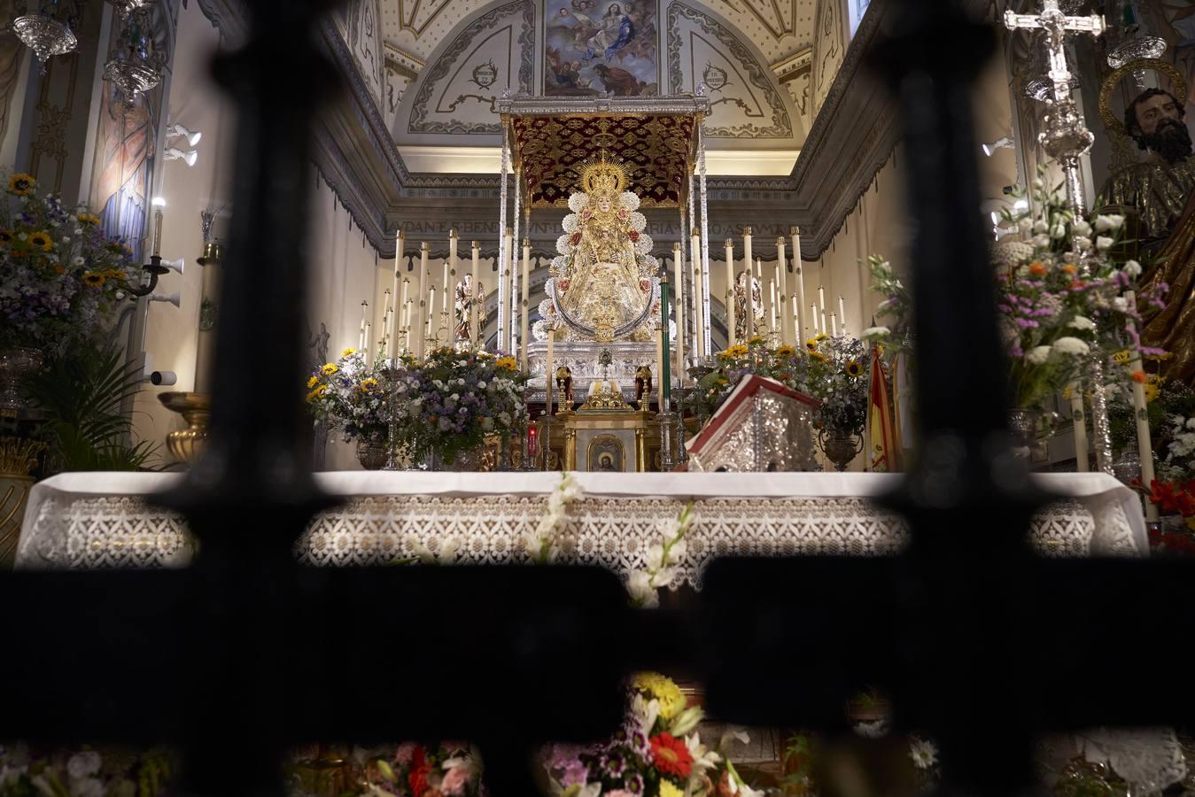 La Virgen del Rocío amanece en su paso para presidir la Función Principal en honor al Patrón, San Pedro