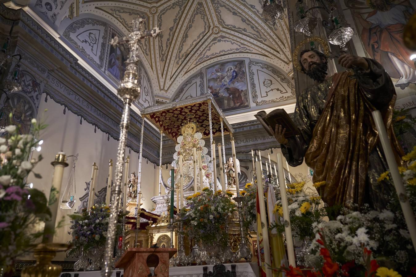 La Virgen del Rocío amanece en su paso para presidir la Función Principal en honor al Patrón, San Pedro