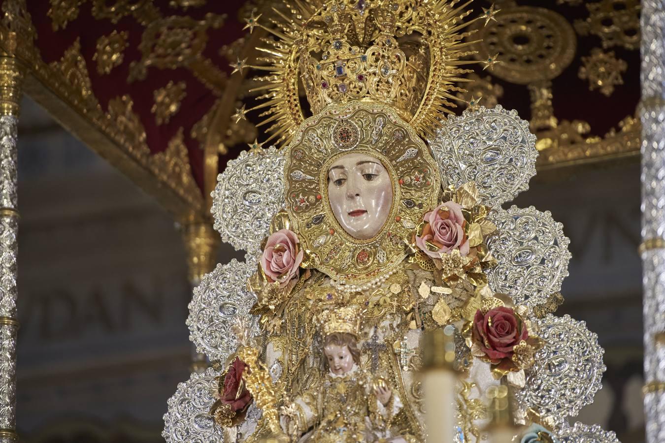 La Virgen del Rocío amanece en su paso para presidir la Función Principal en honor al Patrón, San Pedro