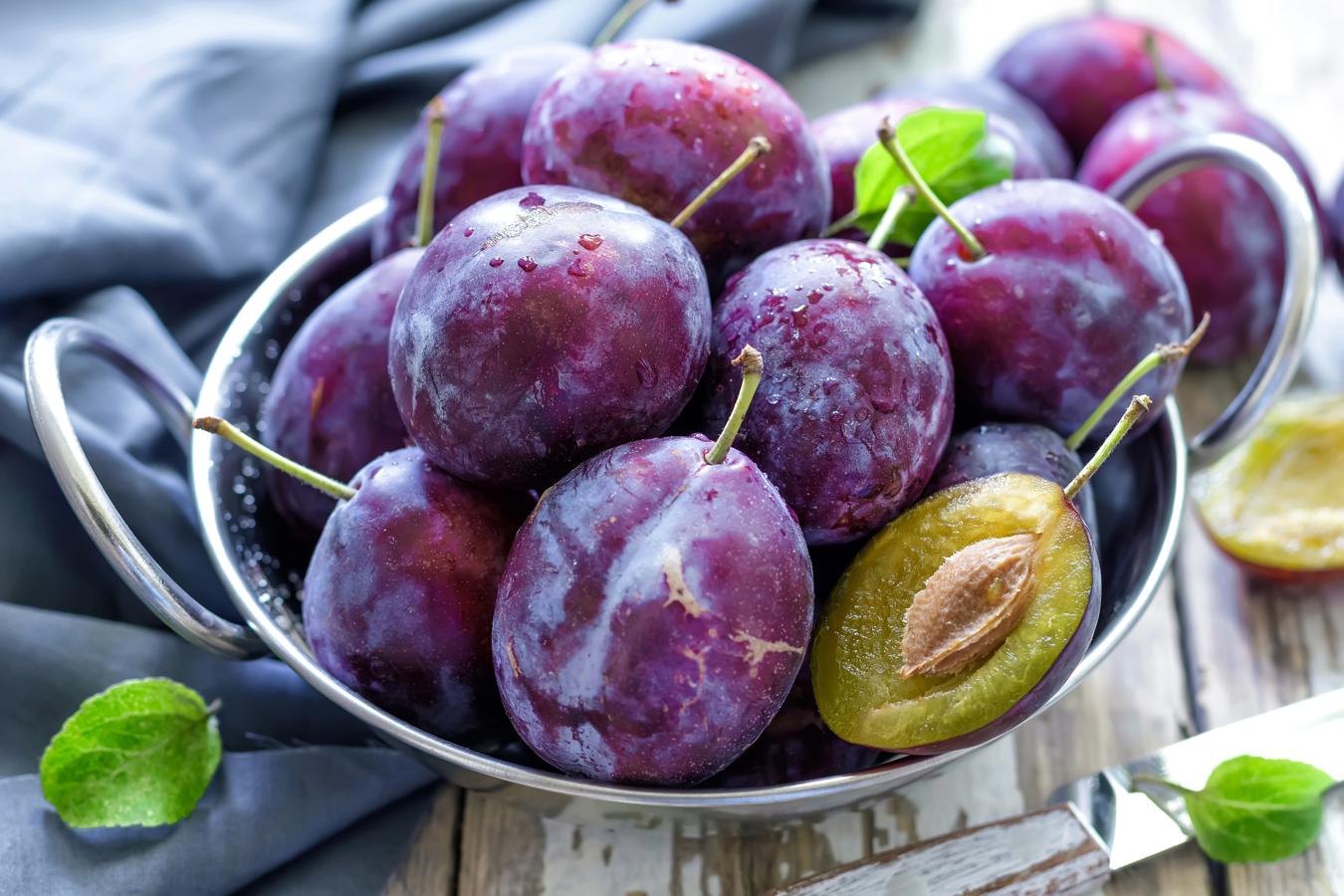 Las frutas y verduras que deberías comer con piel y cómo hacerlo con seguridad