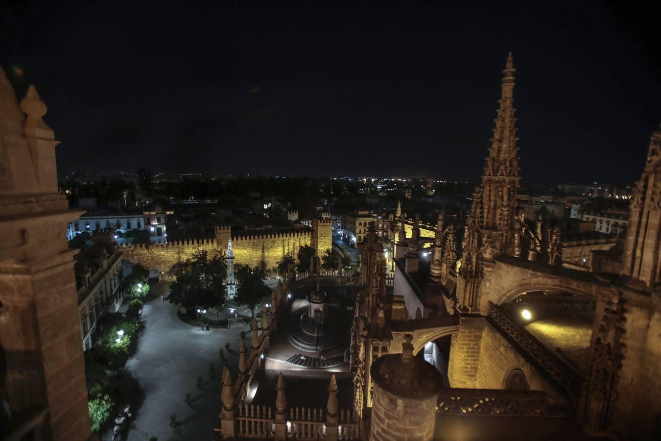 En fotos: la Catedral de Sevilla, bajo las estrellas