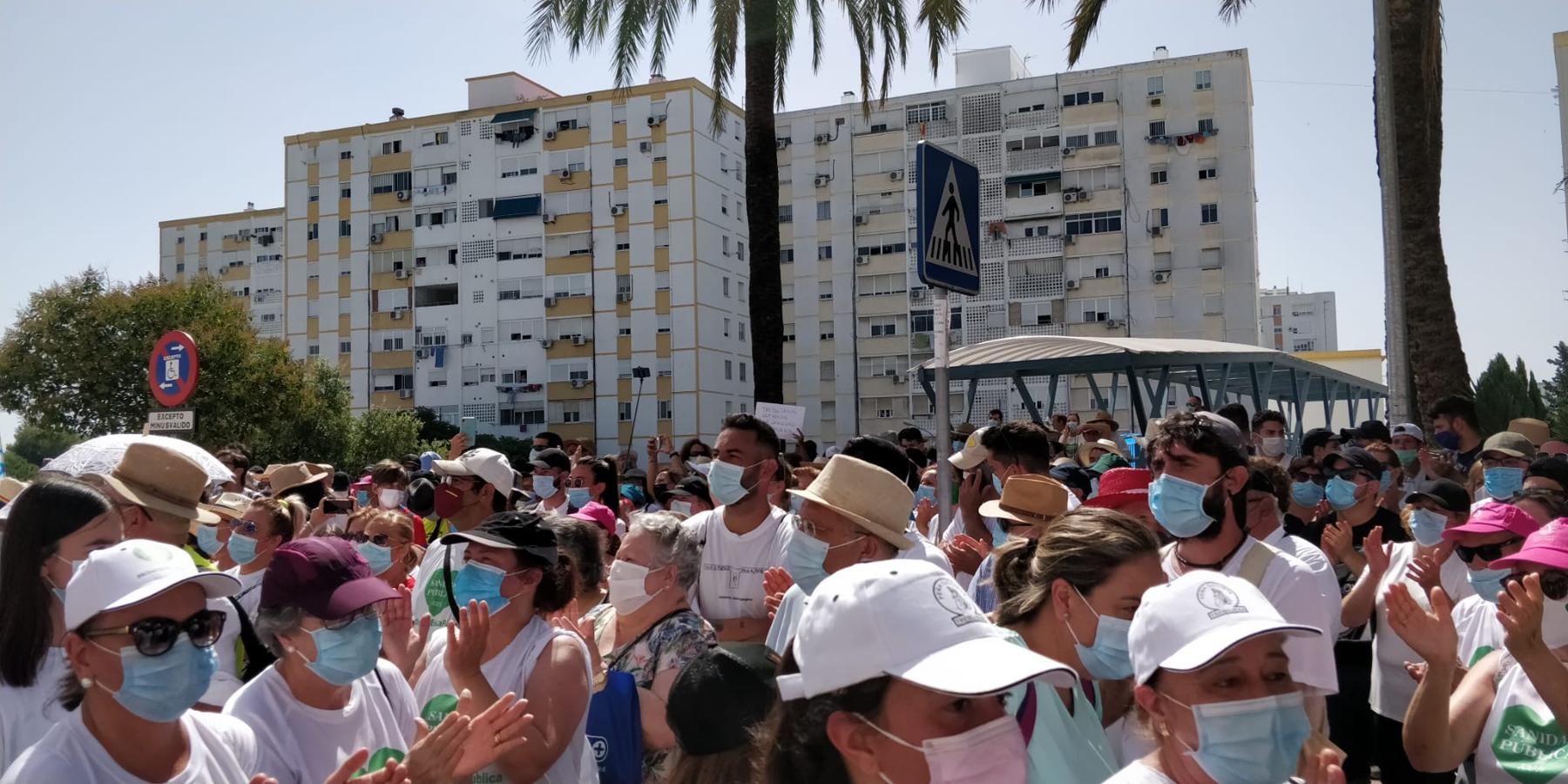 FOTOS: De Trebujena a Jerez a pie por una sanidad pública digna