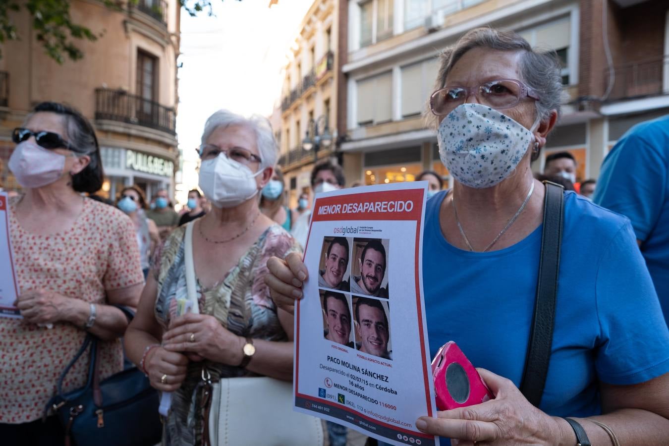 En imágenes, el acto de apoyo en Córdoba a la familia de Paco Molina