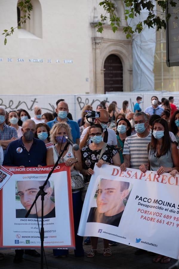 En imágenes, el acto de apoyo en Córdoba a la familia de Paco Molina