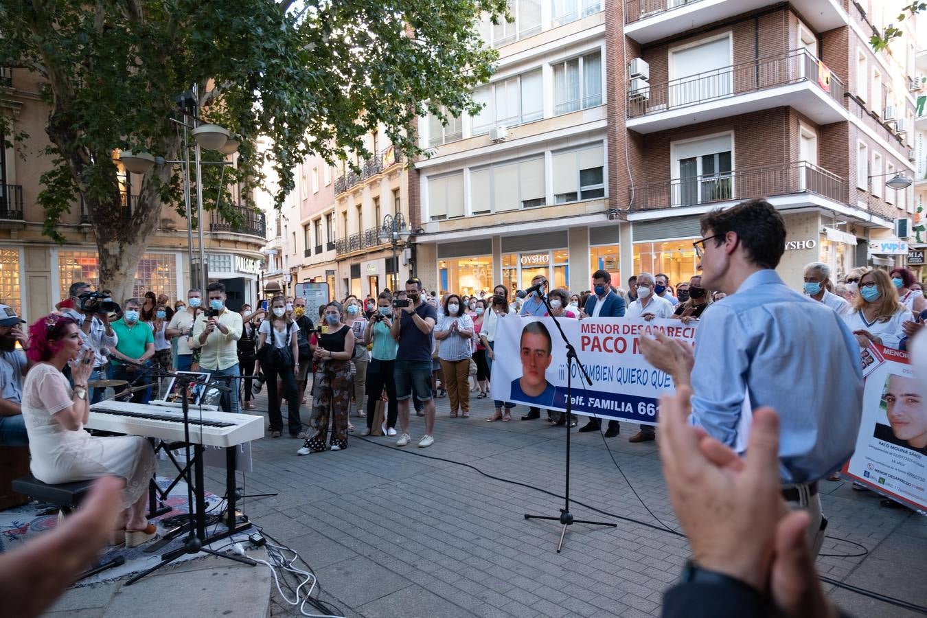 En imágenes, el acto de apoyo en Córdoba a la familia de Paco Molina