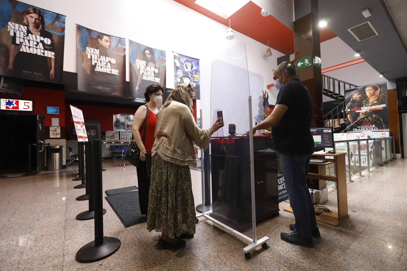 La reapertura de los cines Guadalquivir de Córdoba, en imágenes