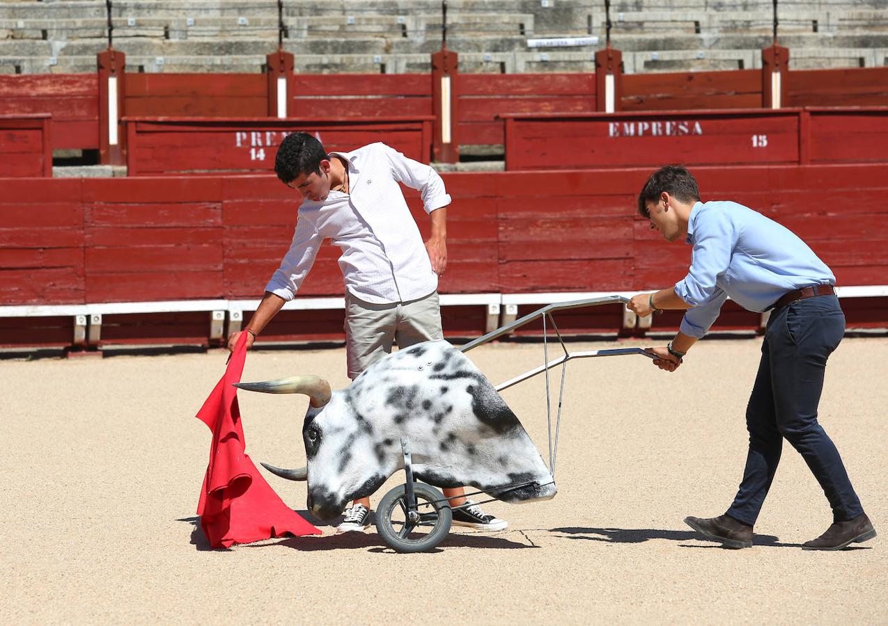 Clase magistral del maestro Víctor Méndes en la plaza de toros de Toledo