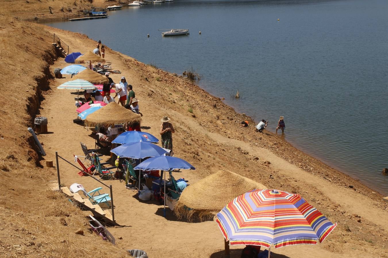 Los primeros chapuzones en las playas de interior de Córdoba