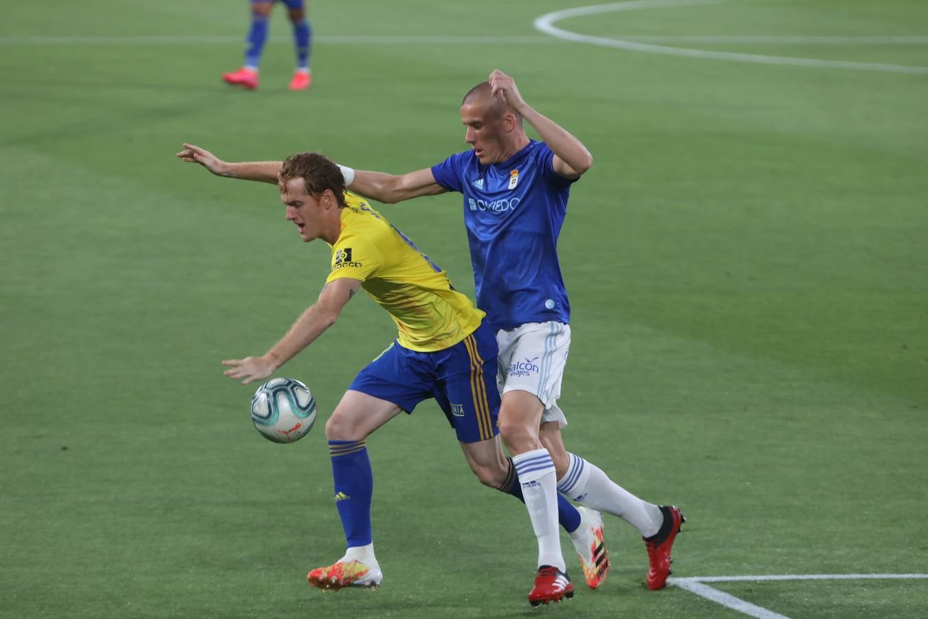 Partido Cádiz-Oviedo (2-0)