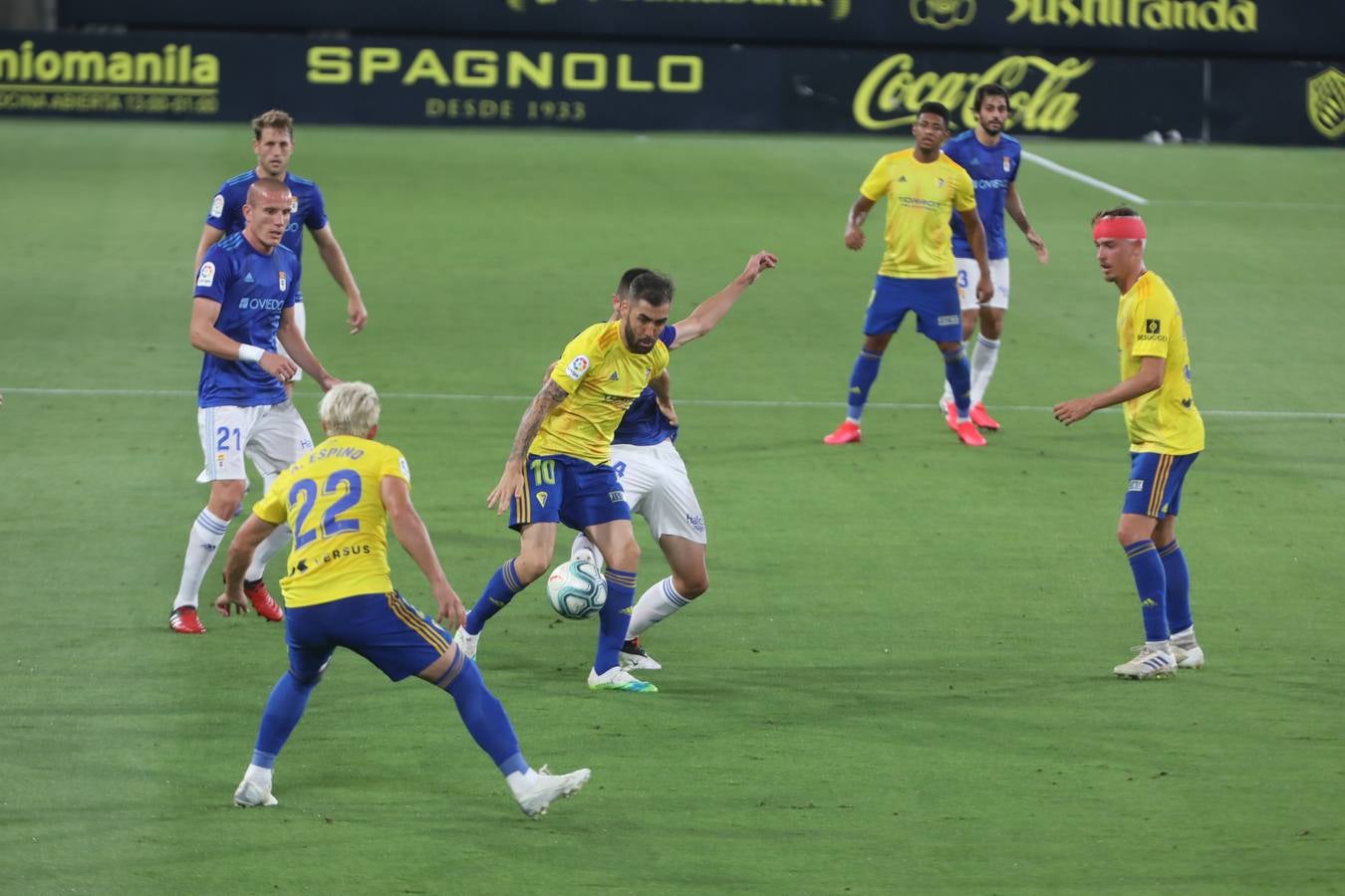 Partido Cádiz-Oviedo (2-0)