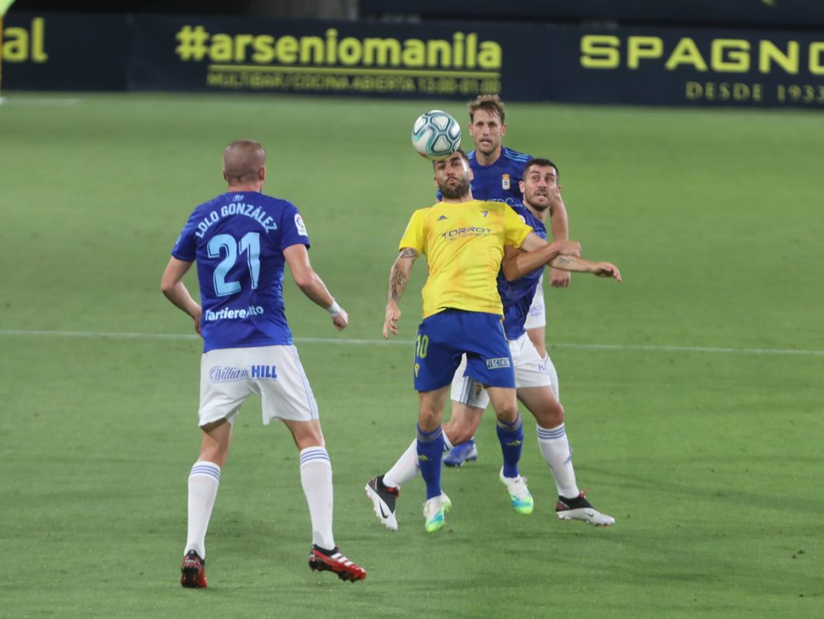 Partido Cádiz-Oviedo (2-0)