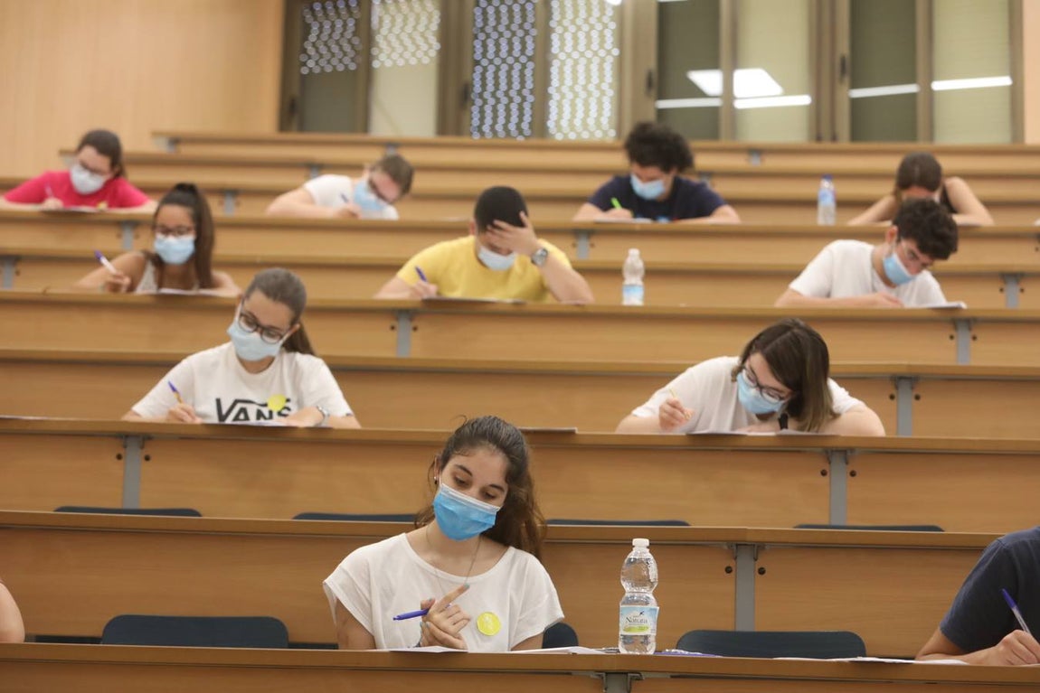 Normalidad en el inicio de la Selectividad del Covid-19 en Cádiz