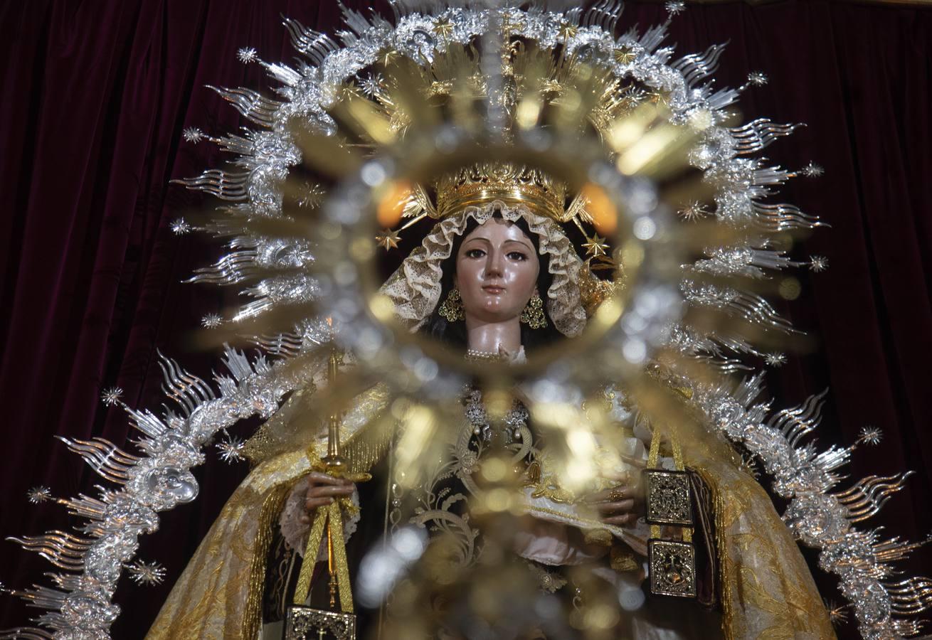 Altar de novena del Carmen del Santo Ángel