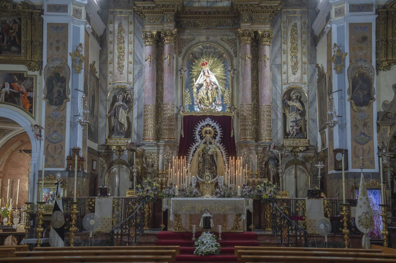 Altar de novena del Carmen del Santo Ángel