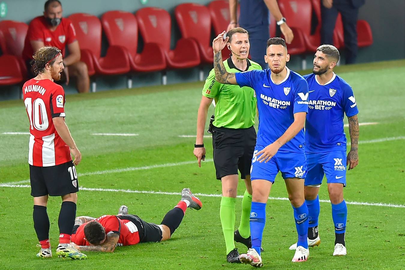 En imágenes, el encuentro entre el Athletic de Bilbao y el Sevilla F.C. en San Mamés