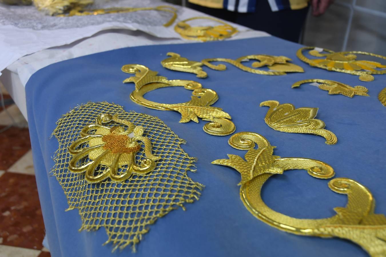 Detalles del nuevo manto de salida de la Virgen de Consolación de la Sed